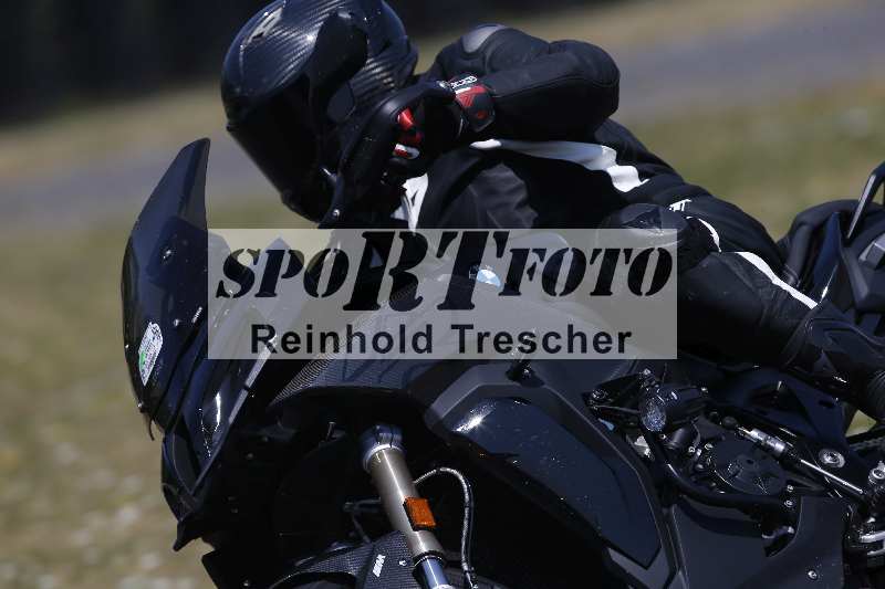 Archiv-2023/28 05.06.2023 Moto Club Anneau du Rhin/blanc-novice/37